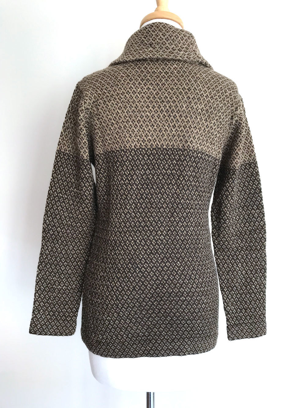 Nuru Sweater - Brown - 2
