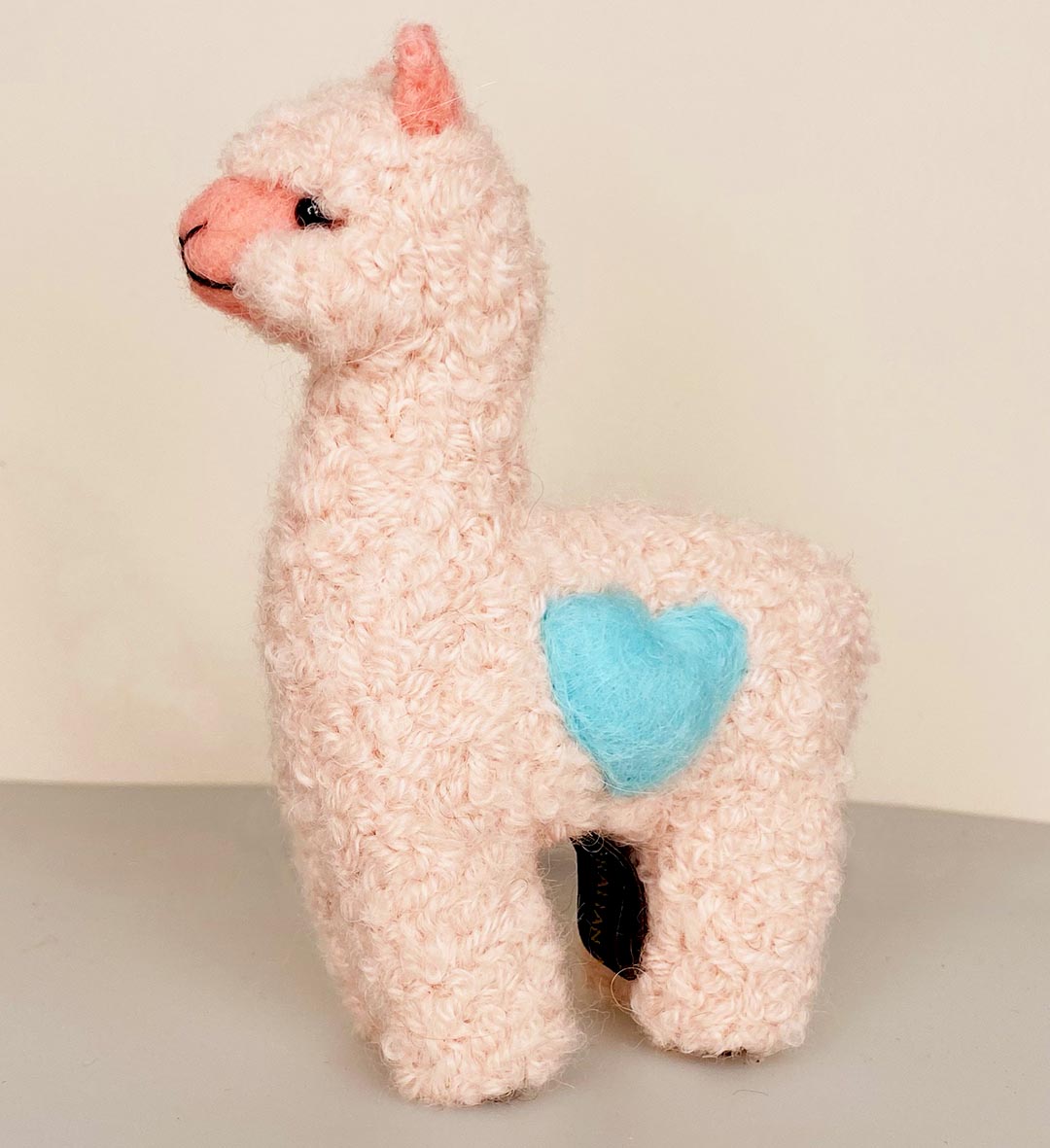 100% Baby Alpaca Huacaya Pink Heart -1