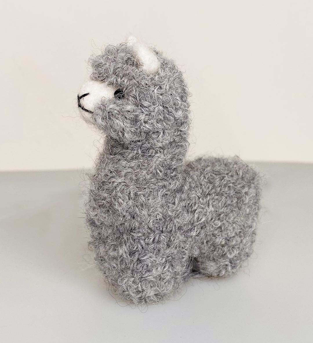 100% Baby Alpaca Needle Felted Huacaya - Grey 9cm - 1